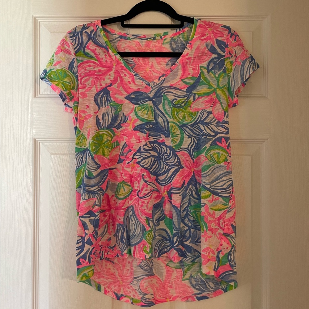 Lilly Pulitzer v-neck t-shirt